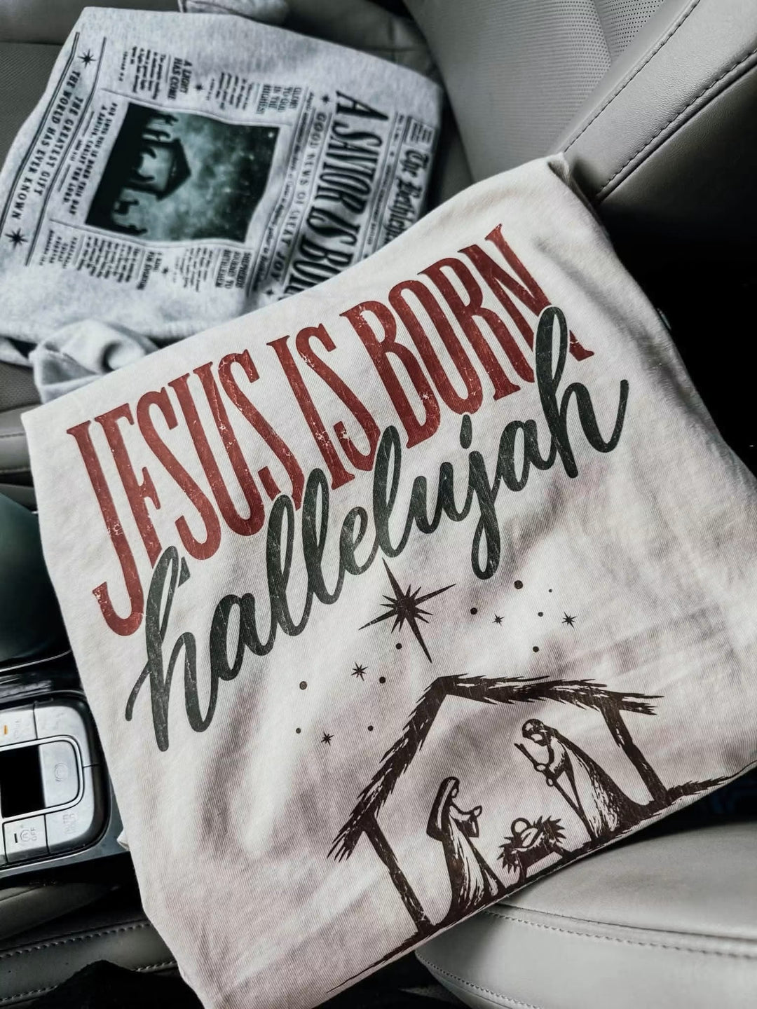 Jesus is born, Hallelujah Tee