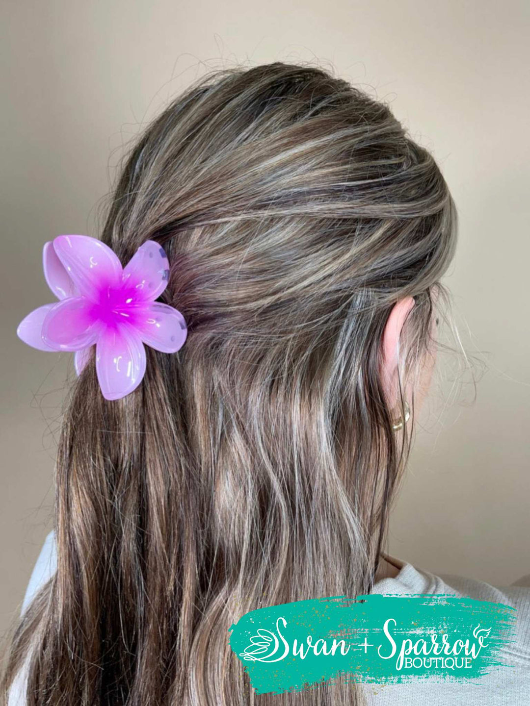 Anna Hawaiian Flower Clip